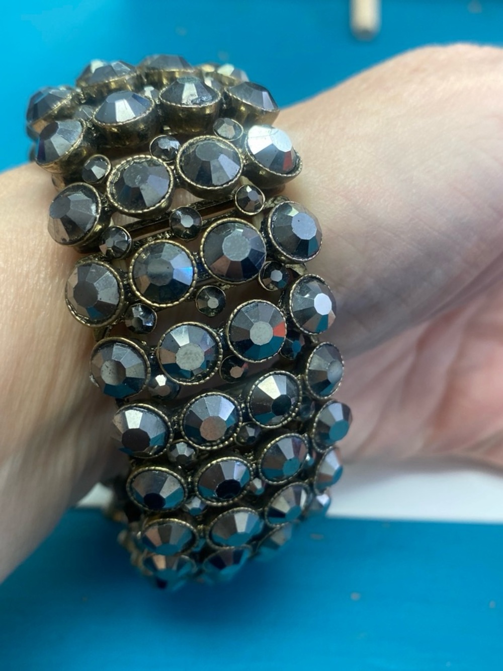 Crystal-Embellished Gunmetal Stretch Bracelet - Picture 2 of 4